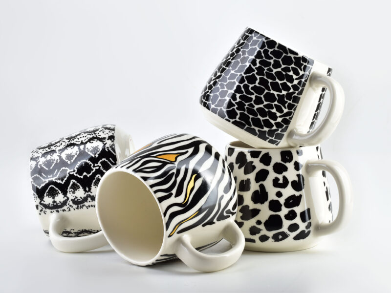Czarno-białe kubki z dzikim wzorem, porcelanowe, eleganckie, nowoczesne, kubki z motywem zwierzęcym, stylowe naczynia do domu, dekoracyjne kubki na kawę i herbatę, produkty Domowy Zakątek, świetne na prezent.