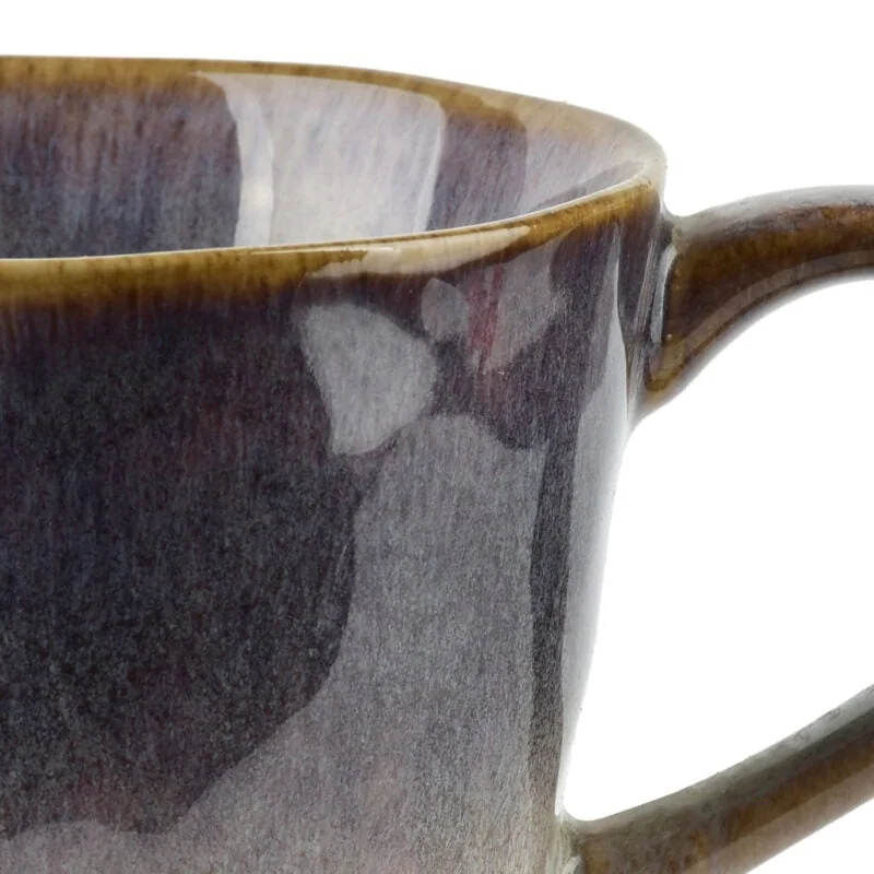 Ceramiczna filiżanka z ręcznie malowanym wzorem, gliniana, do kawy i herbaty.