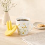 Kubek porcelanowy z pokrywką 330 ml królik