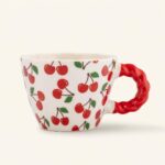 Filiżanka porcelanowa Wisienki, 300 ml, z czerwonym uchem