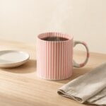 Kubek ceramiczny w paski 380 ml Ronnie różowy
