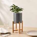 Doniczka ceramiczna na drewnianym stojaku 40 cm Ava czarna